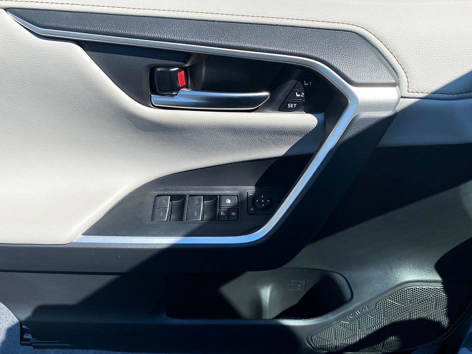 Certified 2023 Toyota RAV4 Limited FWD image 8