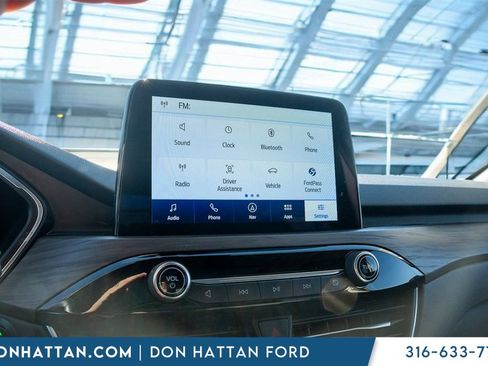 Used 2020 Ford Escape Titanium image 7