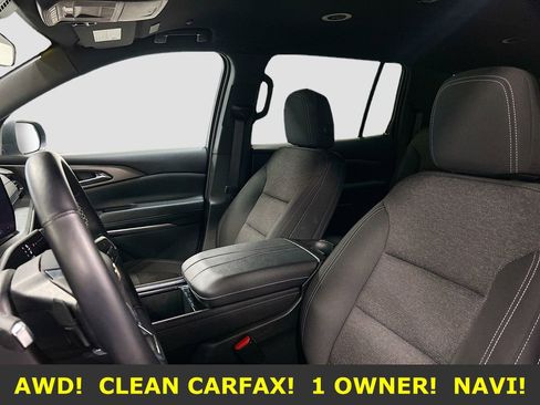 Used 2025 Chevrolet Traverse LT image 21
