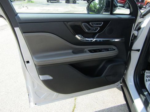 Used 2023 Lincoln Corsair AWD w/ Equipment Group 101A image 26