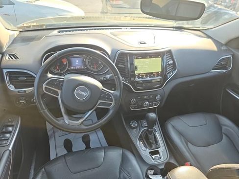 Used 2019 Jeep Cherokee Limited AWD/4WD image 3
