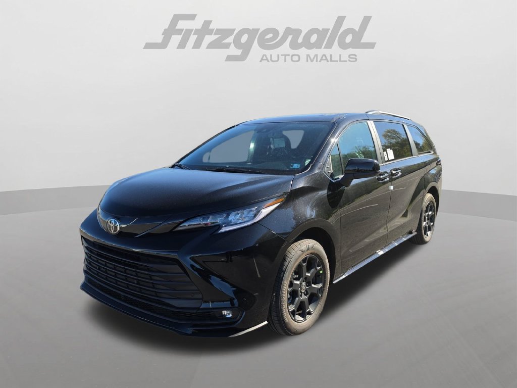 Used 2026 Toyota Sienna XLE Woodland Edition AWD/4WD image 2