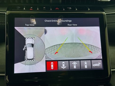 Used 2023 Jeep Grand Cherokee L Limited w/ Luxury Tech Group II image 23