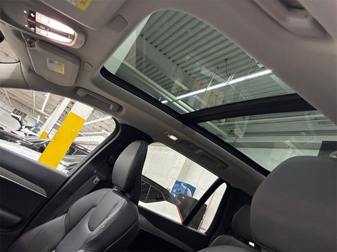 Certified 2023 Volvo XC90 B5 Core w/ Climate Package image 33