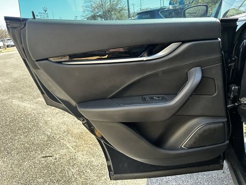 Used 2021 Maserati Levante image 38