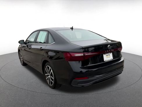 Used 2025 Volkswagen Jetta SE image 11