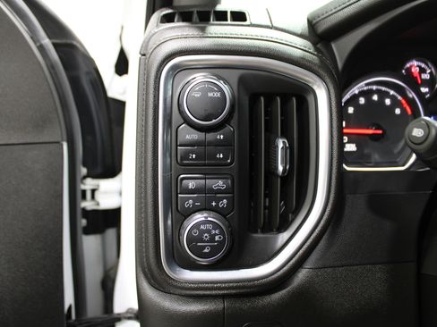 Used 2022 Chevrolet Silverado 2500 LTZ w/ LTZ Plus Package image 9