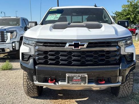 Used 2026 Chevrolet Silverado 1500 ZR2 AWD/4WD image 3