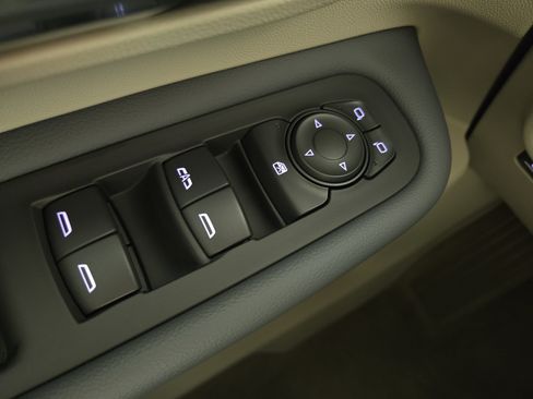 Used 2024 GMC Terrain Denali w/ Denali Premium Package AWD/4WD image 26