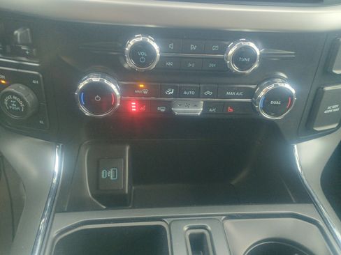 Certified 2022 Ford F150 XLT w/ Equipment Group 302A High image 29