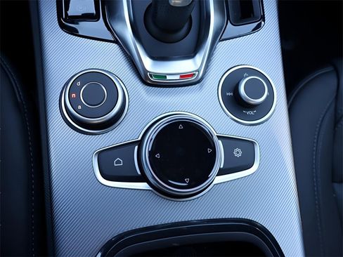 New 2025 Alfa Romeo Stelvio Sprint image 29