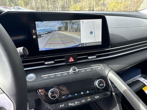 New 2026 Hyundai Elantra Limited image 18