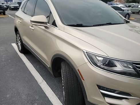 Used 2017 Lincoln MKC Reserve AWD/4WD image 2