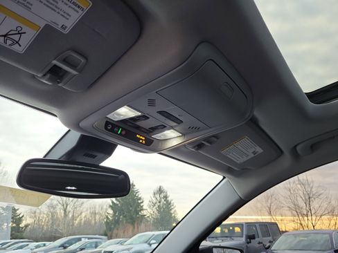 Used 2023 GMC Terrain SLT w/ Elevation Edition image 28