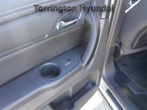 Used 2016 GMC Acadia SLE image 35