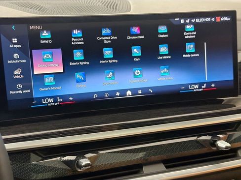 Used 2025 BMW X5 sDrive40i w/ M Sport Package RWD image 15