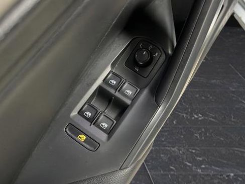 Used 2020 Volkswagen Jetta SEL FWD image 22