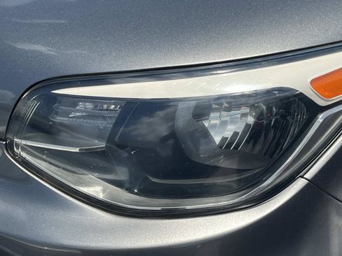 Used 2019 Kia Soul + FWD image 4