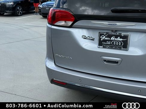 Used 2020 Chrysler Pacifica Touring-L Plus w/ Advanced Safetytec Group FWD image 13