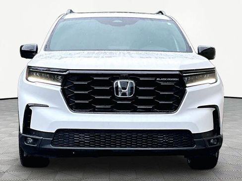 Used 2025 Honda Pilot Black Edition image 4