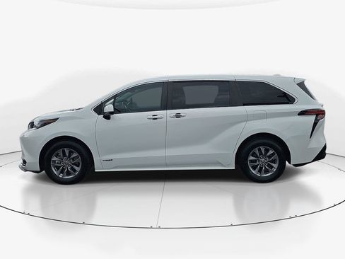 Used 2021 Toyota Sienna LE FWD image 10
