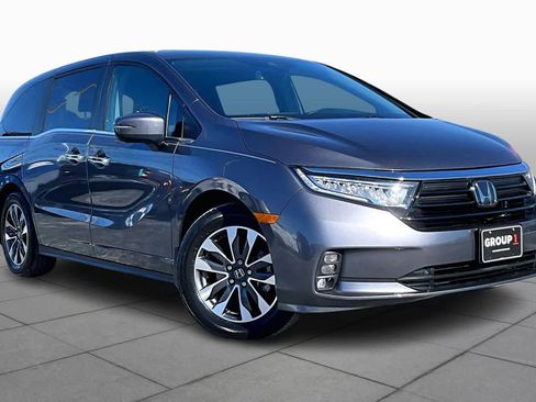 Used 2024 Honda Odyssey EX-L image 3