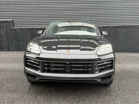 Certified 2025 Porsche Cayenne Coupe AWD/4WD image 13