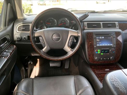 Used 2013 GMC Yukon Denali image 5