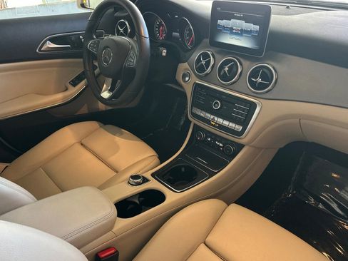 Certified 2020 Mercedes-Benz GLA 250 4MATIC image 21