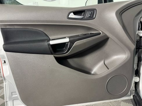 Used 2022 Ford Transit Connect XLT image 32