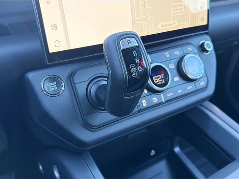 New 2026 Land Rover Defender 130 X-Dynamic SE image 31