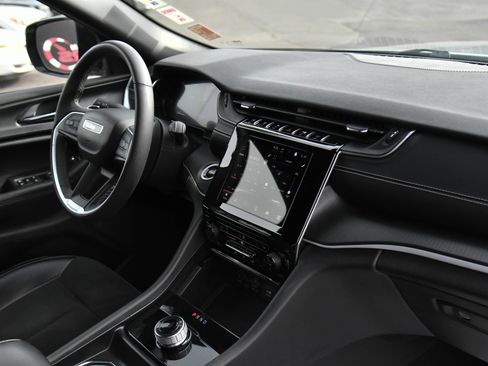 Used 2024 Jeep Grand Cherokee L Laredo image 52