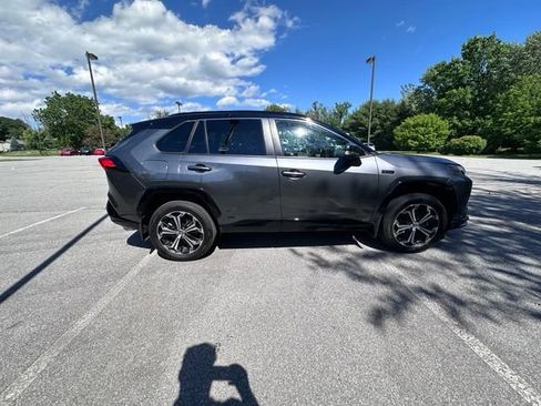 Used 2024 Toyota RAV4 XSE AWD/4WD image 2