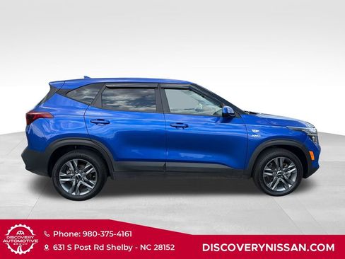 Used 2023 Kia Seltos LX AWD/4WD image 5