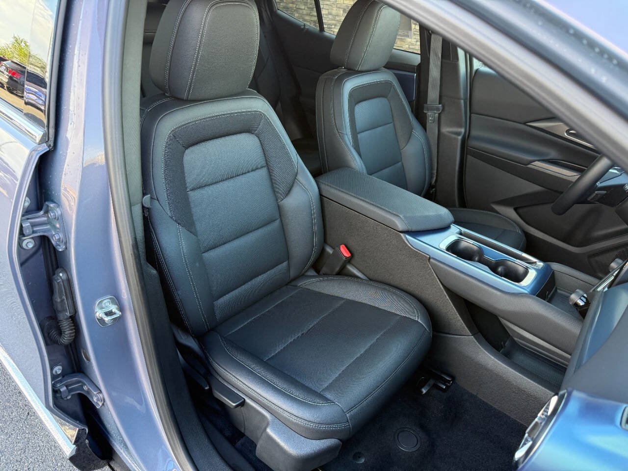 Used 2024 Chevrolet Equinox EV LT AWD/4WD image 12