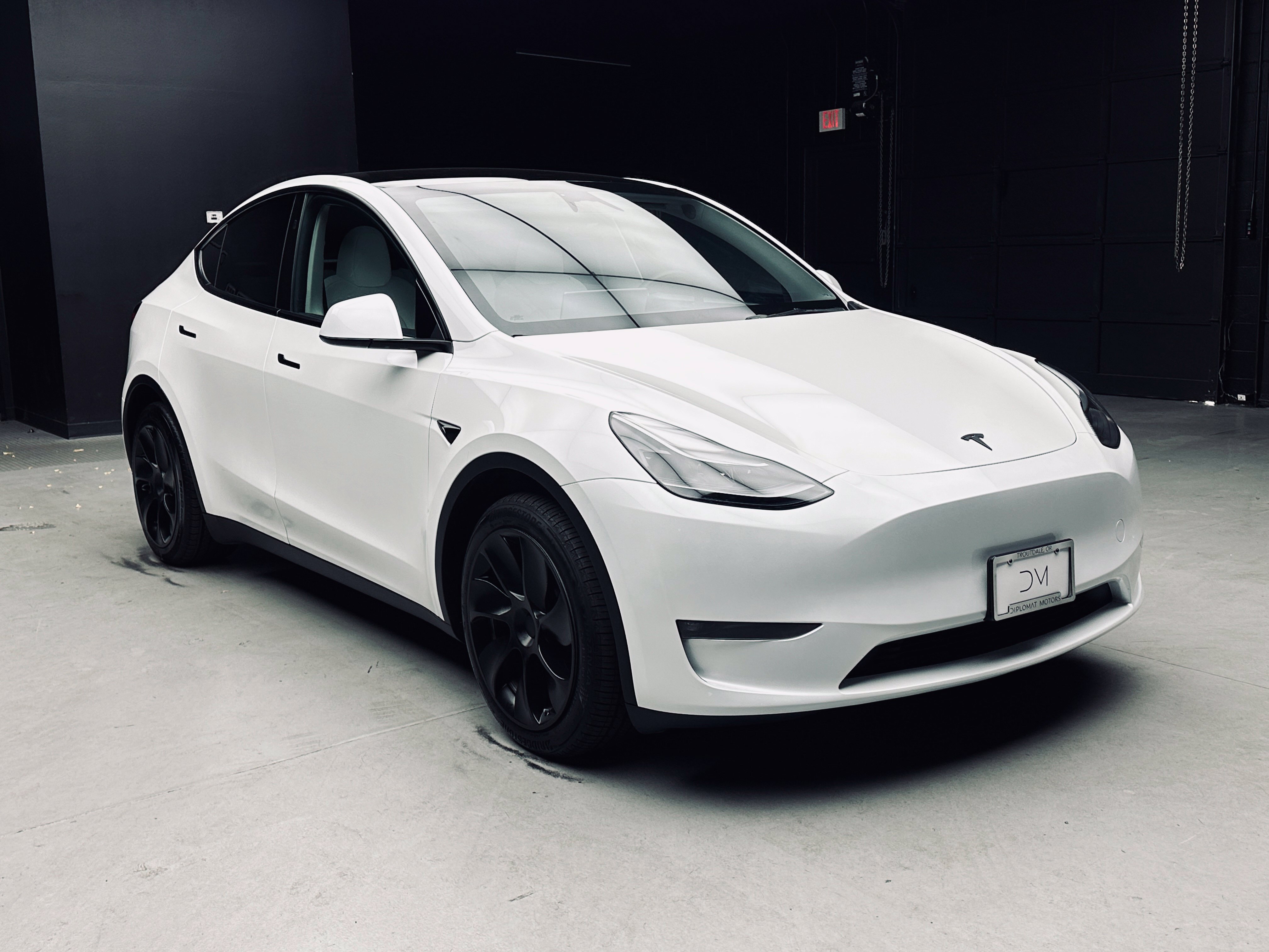Used 2023 Tesla Model Y Long Range AWD/4WD image 9