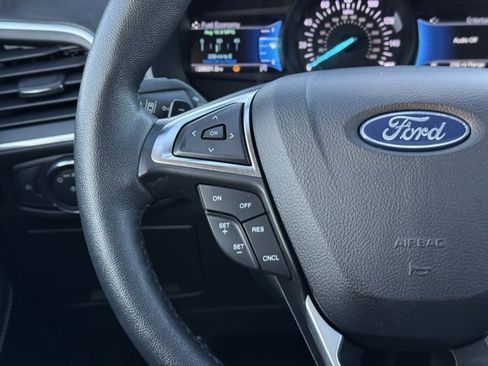 Certified 2022 Ford Edge Titanium w/ Class II Trailer Tow Package image 25