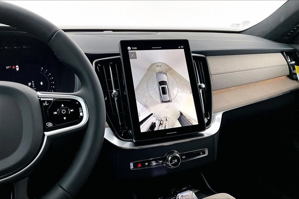New 2026 Volvo XC90 T8 Plus w/ Protection Package Premier AWD/4WD image 14