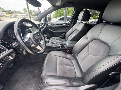 Used 2018 Porsche Macan AWD/4WD image 11