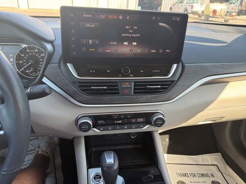 Used 2024 Nissan Altima 2.5 SL image 32