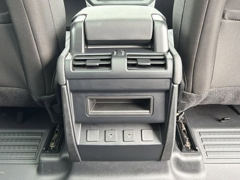 Used 2025 Land Rover Defender 110 S image 20