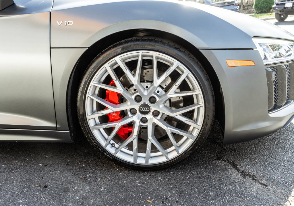 Used 2017 Audi R8 V10 w/ Carbon Exterior Package AWD/4WD image 5