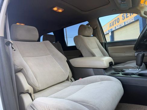 Used 2010 Toyota Sequoia SR5 RWD image 17