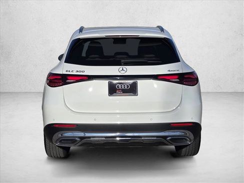 Used 2025 Mercedes-Benz GLC 300 4MATIC image 6