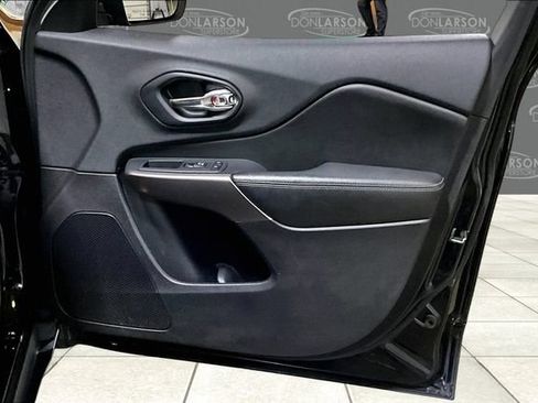 Used 2019 Jeep Cherokee Limited AWD/4WD image 12