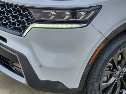 Certified 2023 Kia Sorento SX Prestige image 9