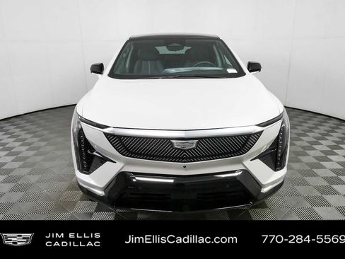 Used 2025 Cadillac Optiq Luxury 2 w/ LPO, Floor Liner Package AWD/4WD image 35