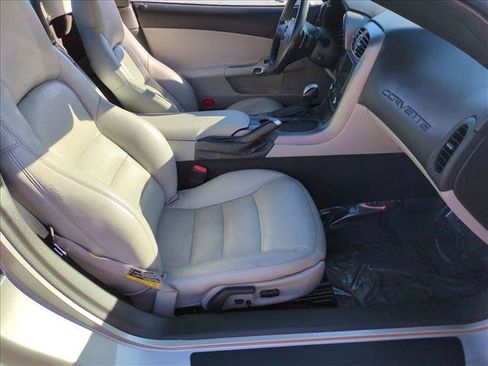 Used 2006 Chevrolet Corvette Convertible w/ Preferred Equipment Group image 18