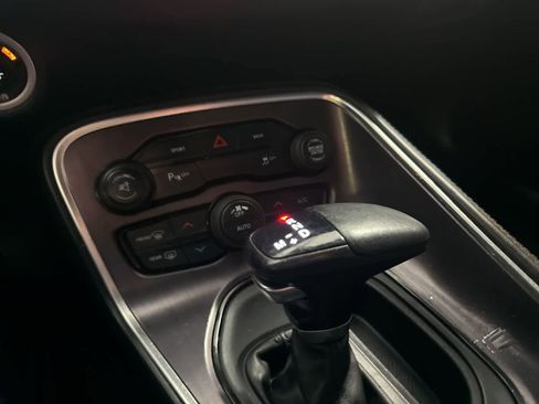 Used 2016 Dodge Challenger R/T w/ Driver Convenience Group RWD image 23