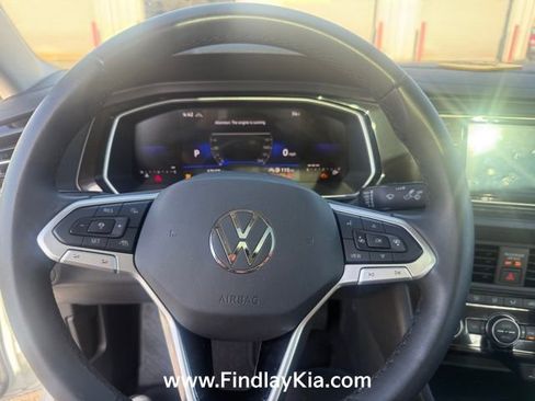 Used 2024 Volkswagen Jetta SE w/ Panoramic Sunroof Package FWD image 6